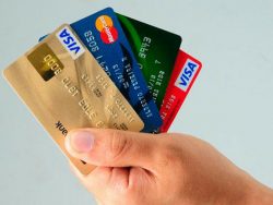 La tarjeta de crédito facilita los trámites de alquiler de coches